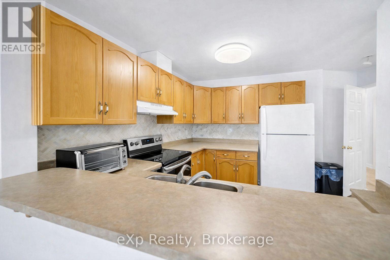 5 - 142 York Road, Guelph, Ontario  N1E 3E9 - Photo 4 - X12719920