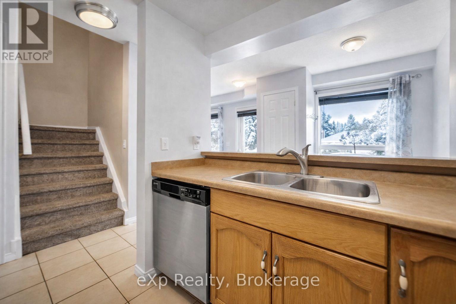 5 - 142 York Road, Guelph, Ontario  N1E 3E9 - Photo 5 - X12719920