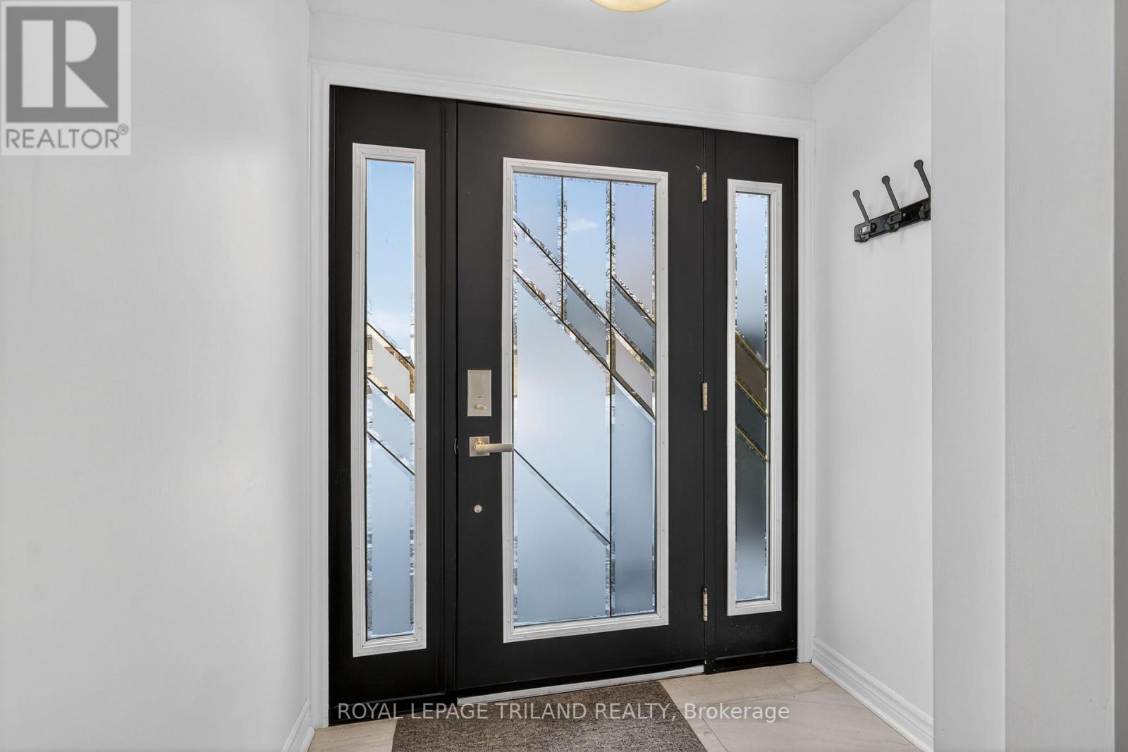 156 Antrim Crescent, London South, Ontario  N6E 1G8 - Photo 4 - X12719916