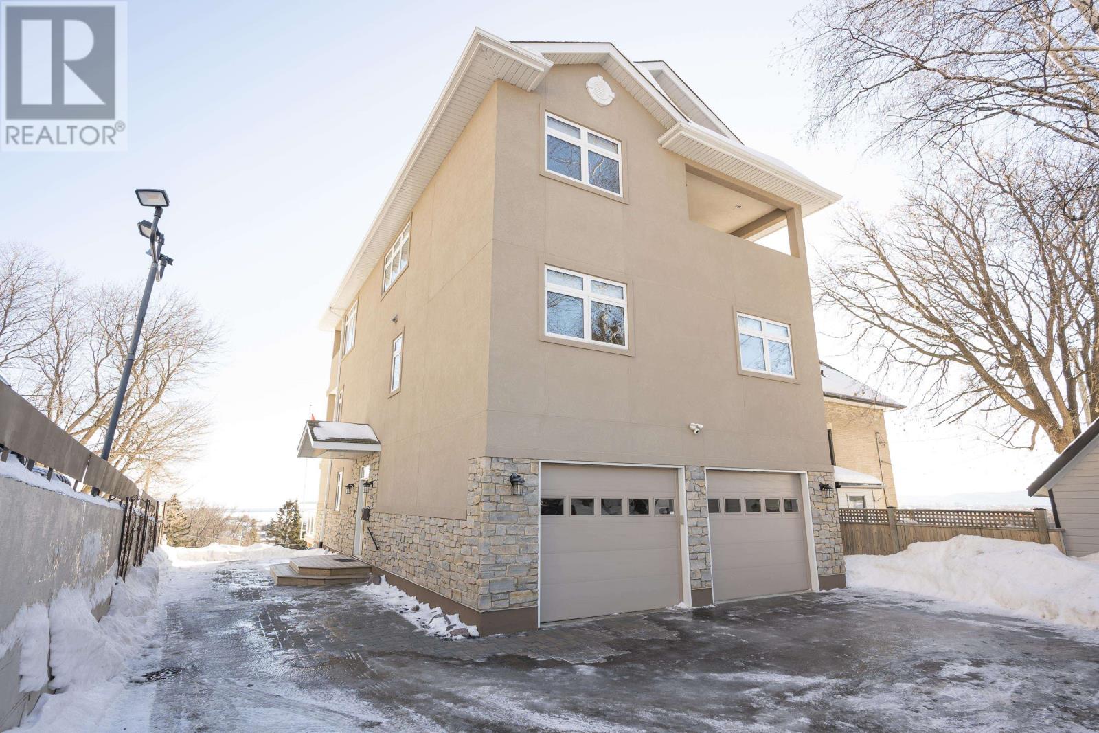 10 Banning St, Thunder Bay, Ontario  P7B 3H5 - Photo 2 - TB2600110