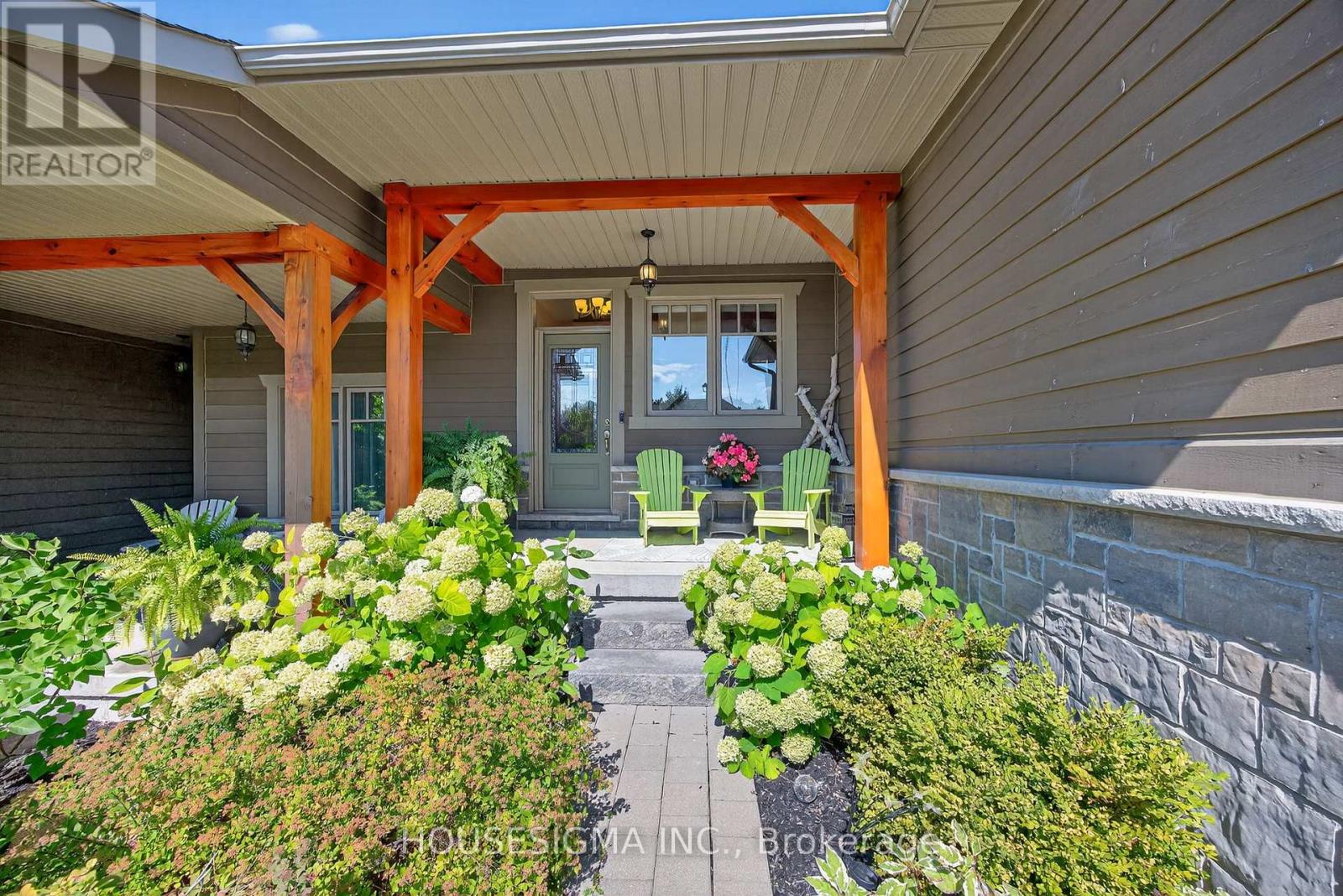 69 Landscape Drive, Oro-Medonte, Ontario  L3R 5B4 - Photo 11 - S12702024