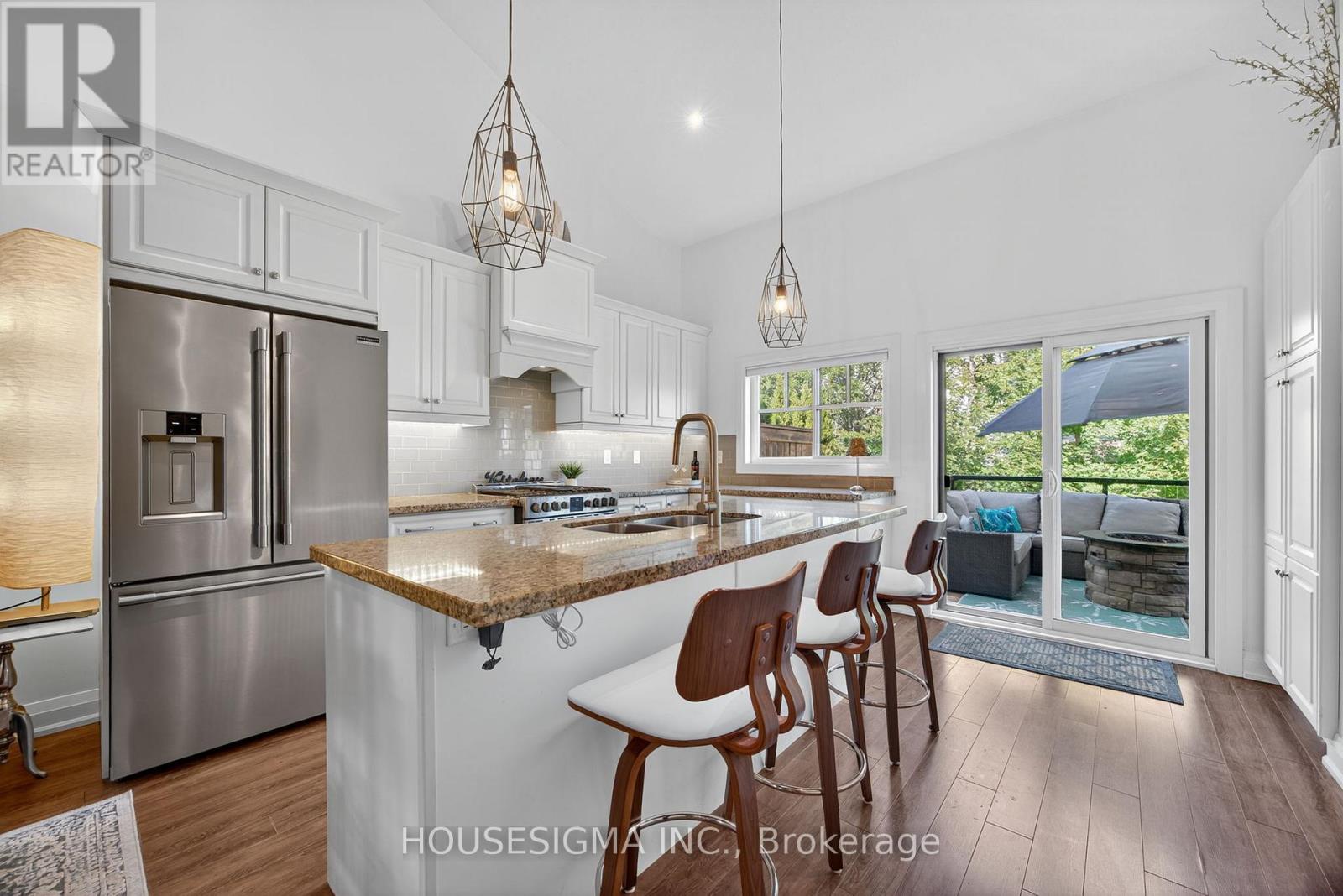 69 Landscape Drive, Oro-Medonte, Ontario  L3R 5B4 - Photo 22 - S12702024