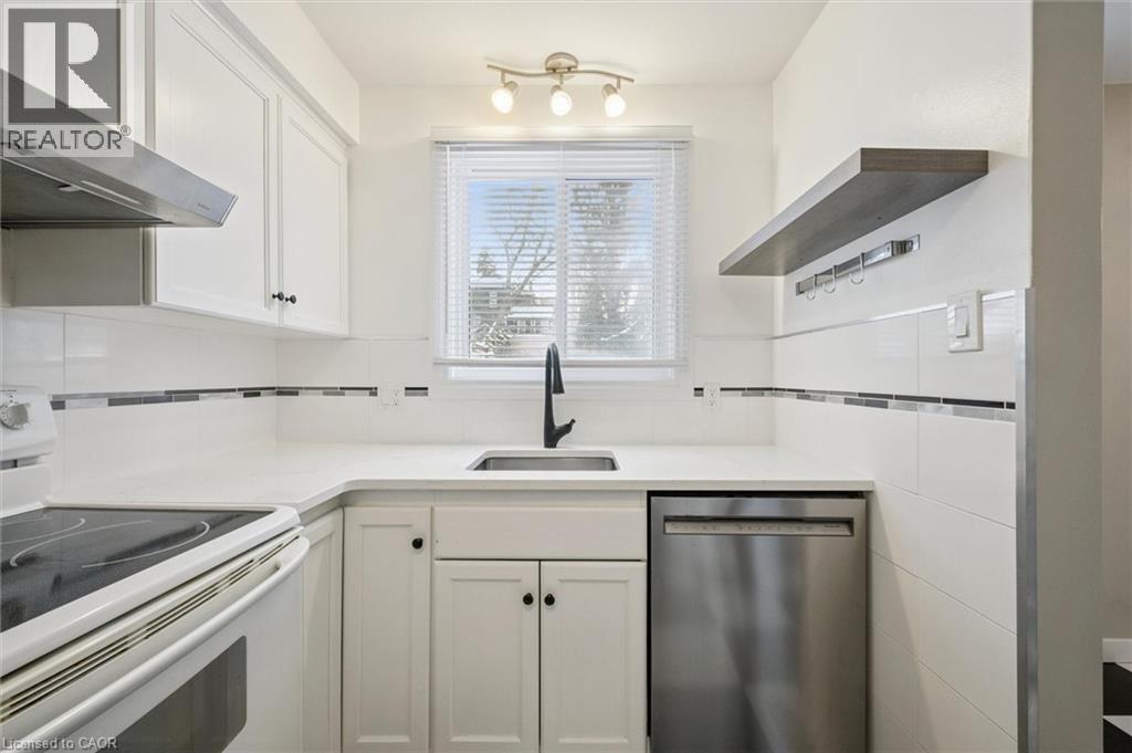 126 Queen Street E, Cambridge, Ontario  N3C 2B2 - Photo 6 - 40799505