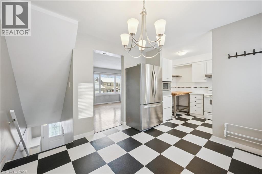 126 Queen Street E, Cambridge, Ontario  N3C 2B2 - Photo 4 - 40799505