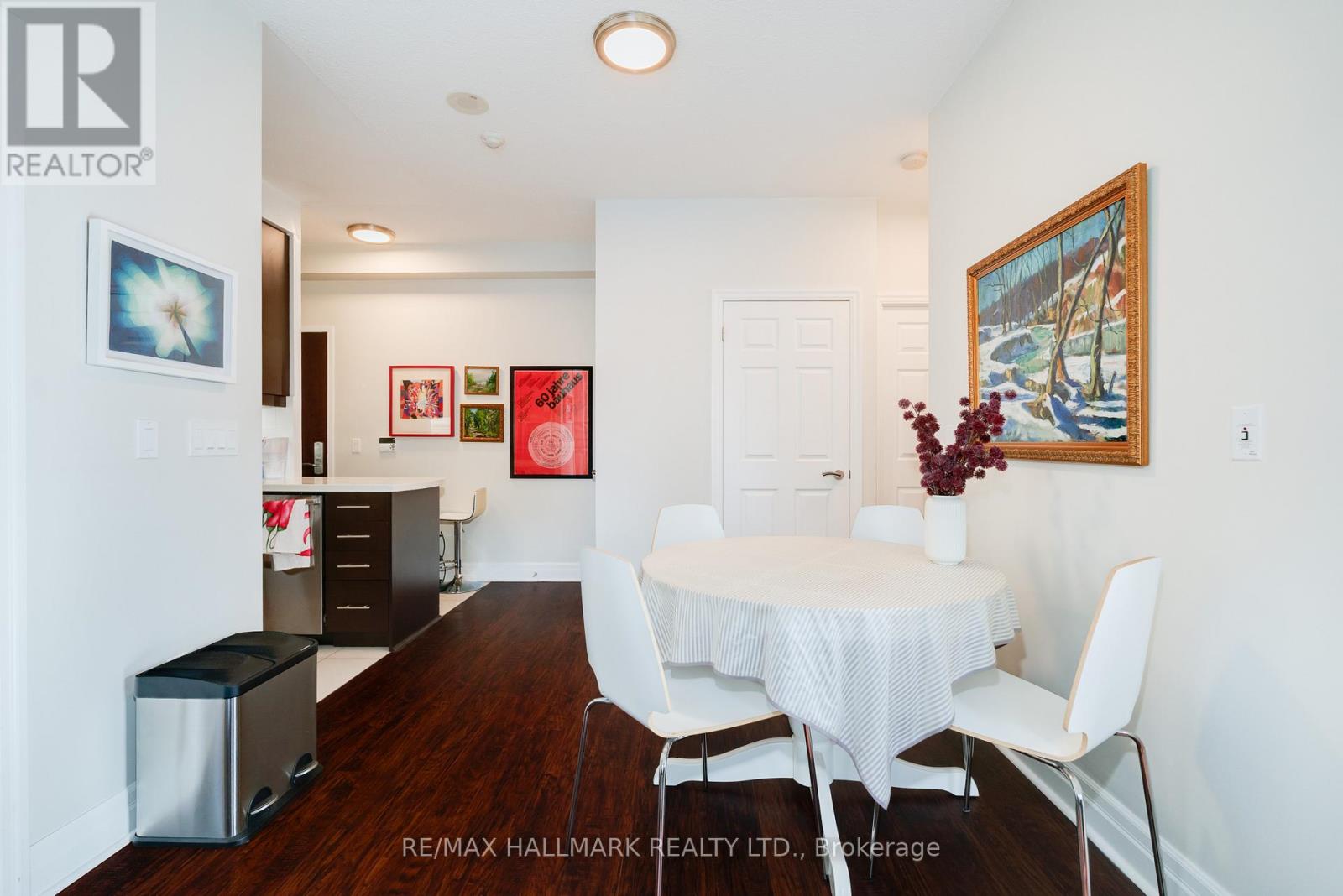 909 - 35 Balmuto Street, Toronto, Ontario  M4Y 0A3 - Photo 5 - C12719948