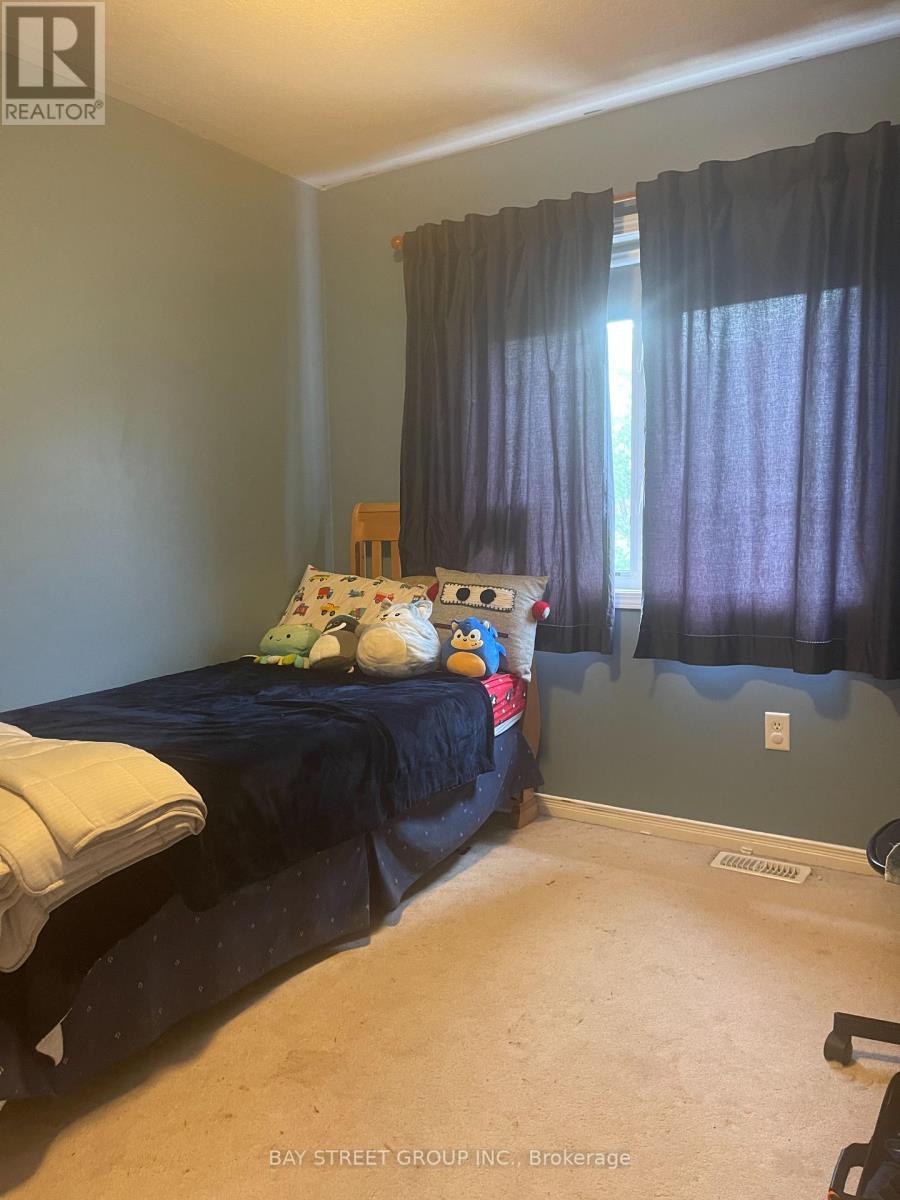 27 Newport Crescent, Hamilton, Ontario  L9A 0B3 - Photo 13 - X12669158