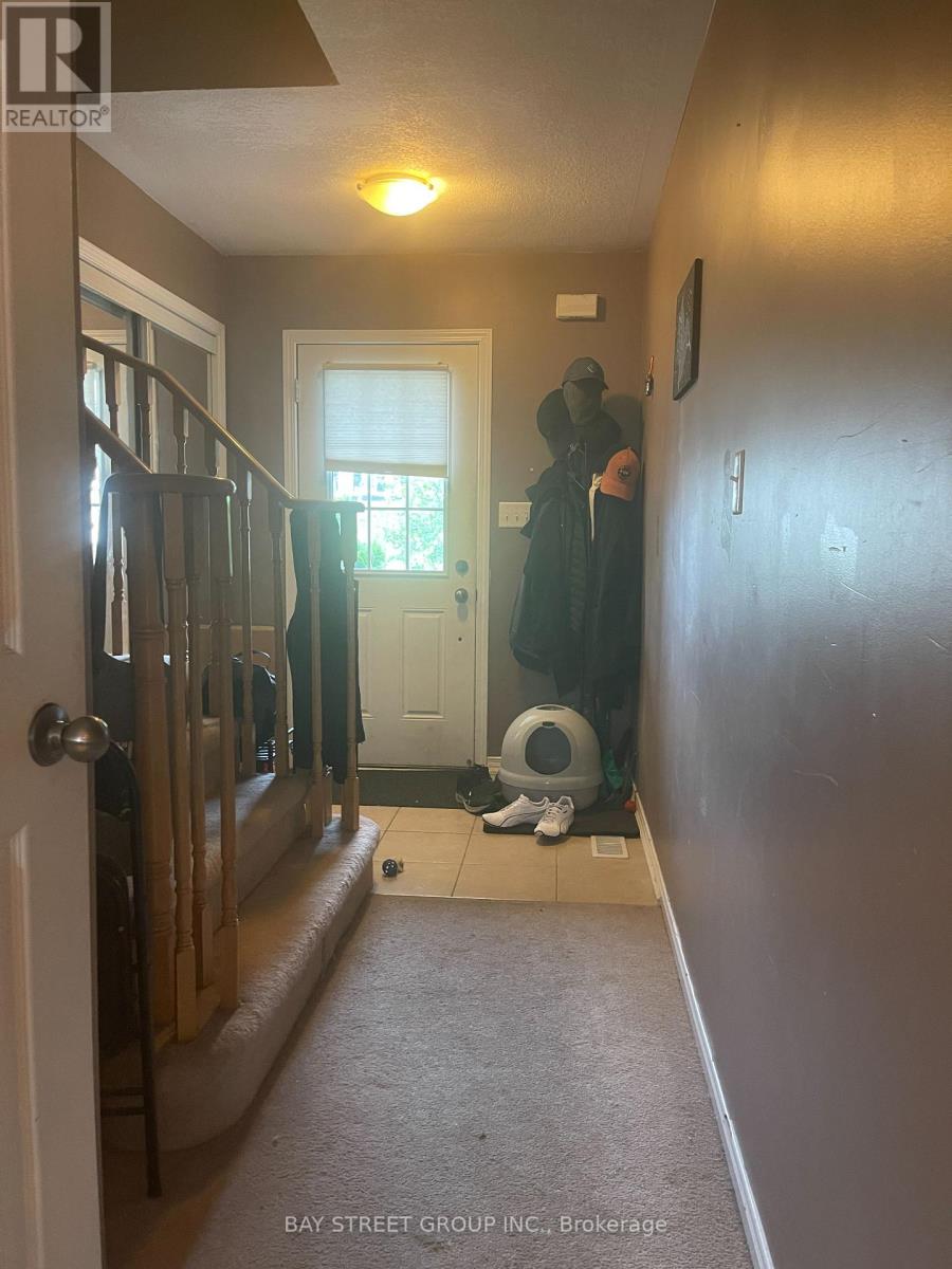 27 Newport Crescent, Hamilton, Ontario  L9A 0B3 - Photo 6 - X12669158