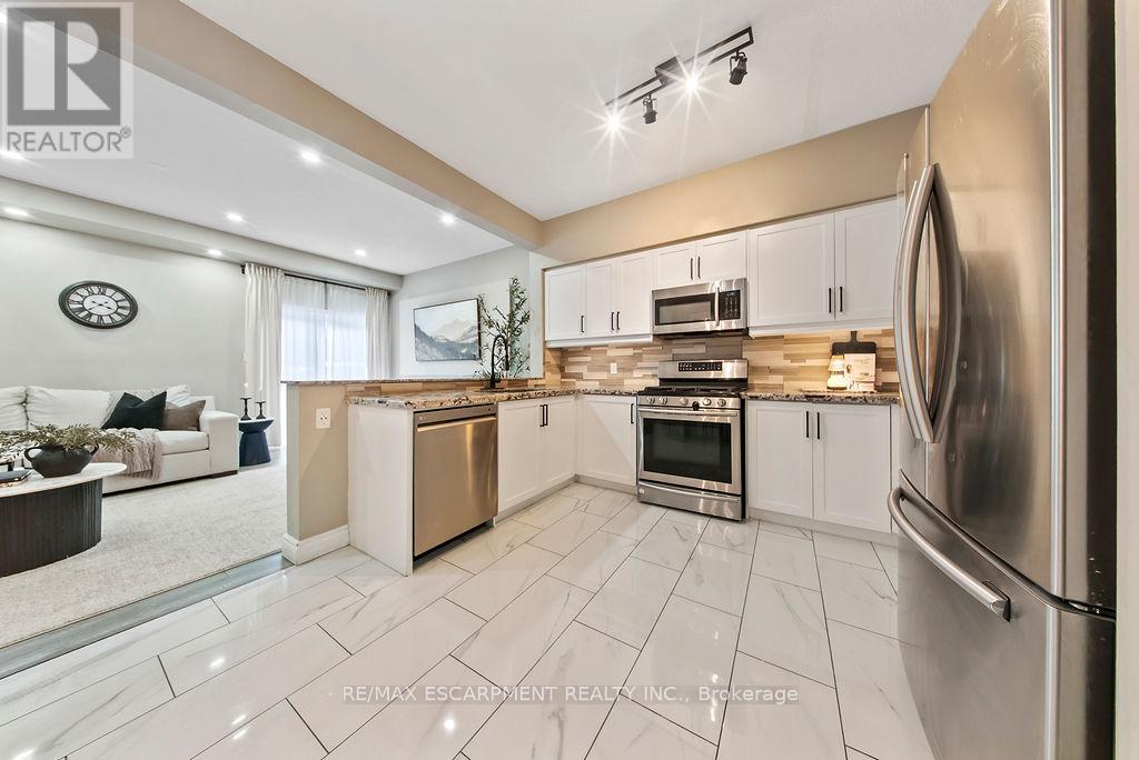 19 - 345 Glancaster Road, Hamilton, Ontario  L9G 3K9 - Photo 10 - X12716634