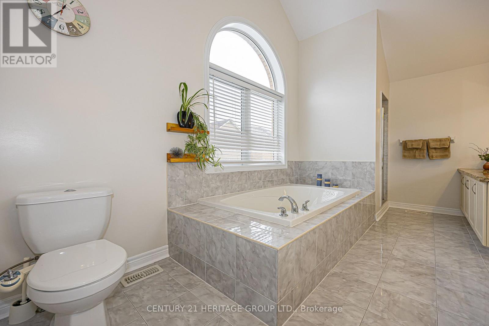 52 Maple Valley Road, Vaughan (Patterson), Ontario  L6A 0X8 - Photo 14 - N12719924