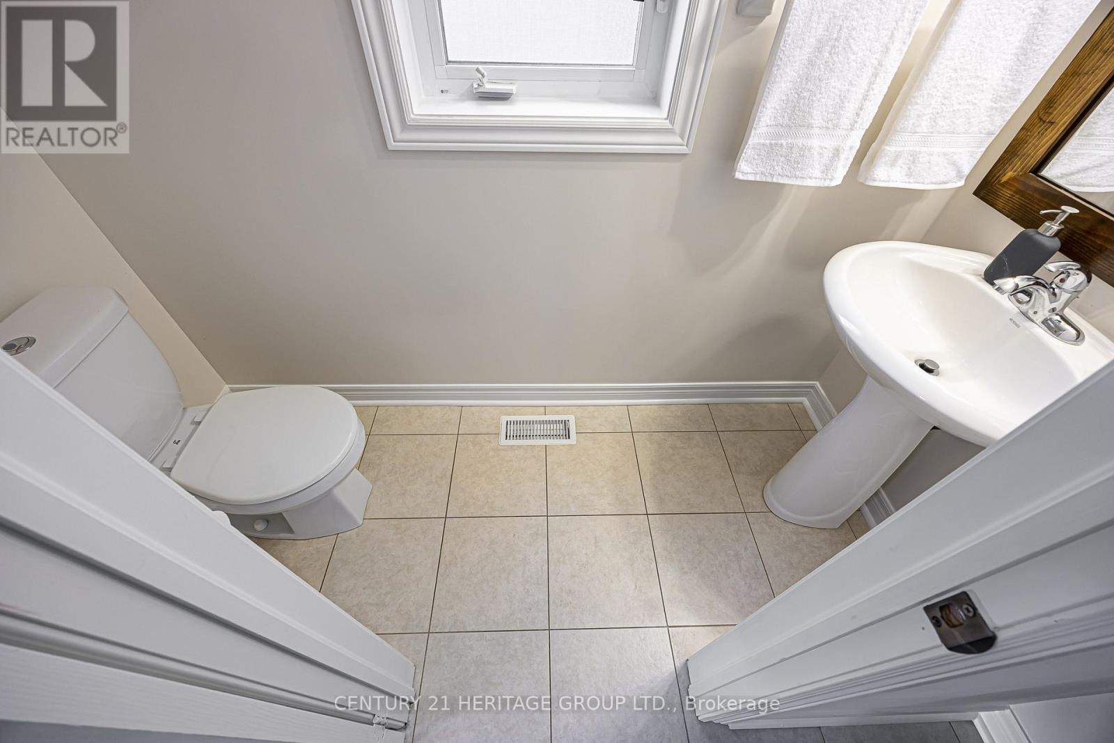 52 Maple Valley Road, Vaughan (Patterson), Ontario  L6A 0X8 - Photo 8 - N12719924