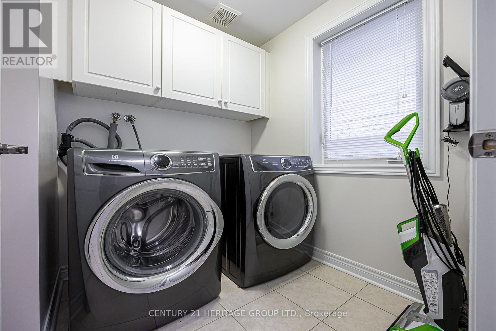 52 Maple Valley Road, Vaughan (Patterson), Ontario  L6A 0X8 - Photo 9 - N12719924