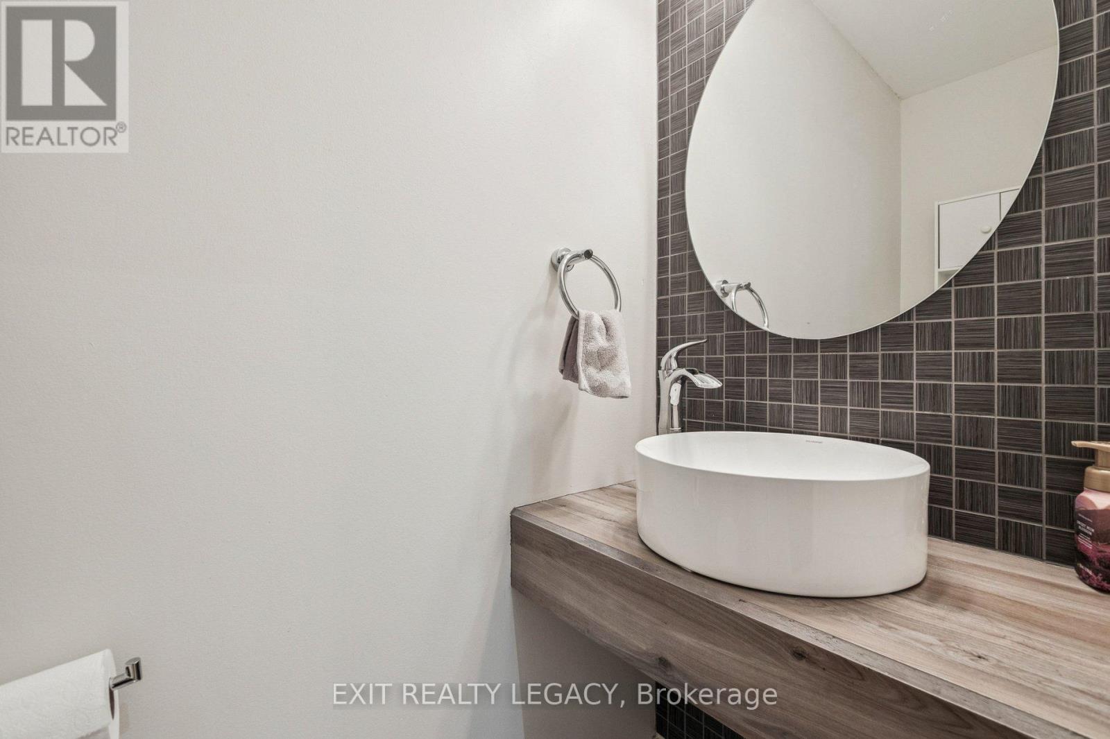 49 Loire Valley Avenue, Vaughan, Ontario  L4J 8V8 - Photo 14 - N12719968