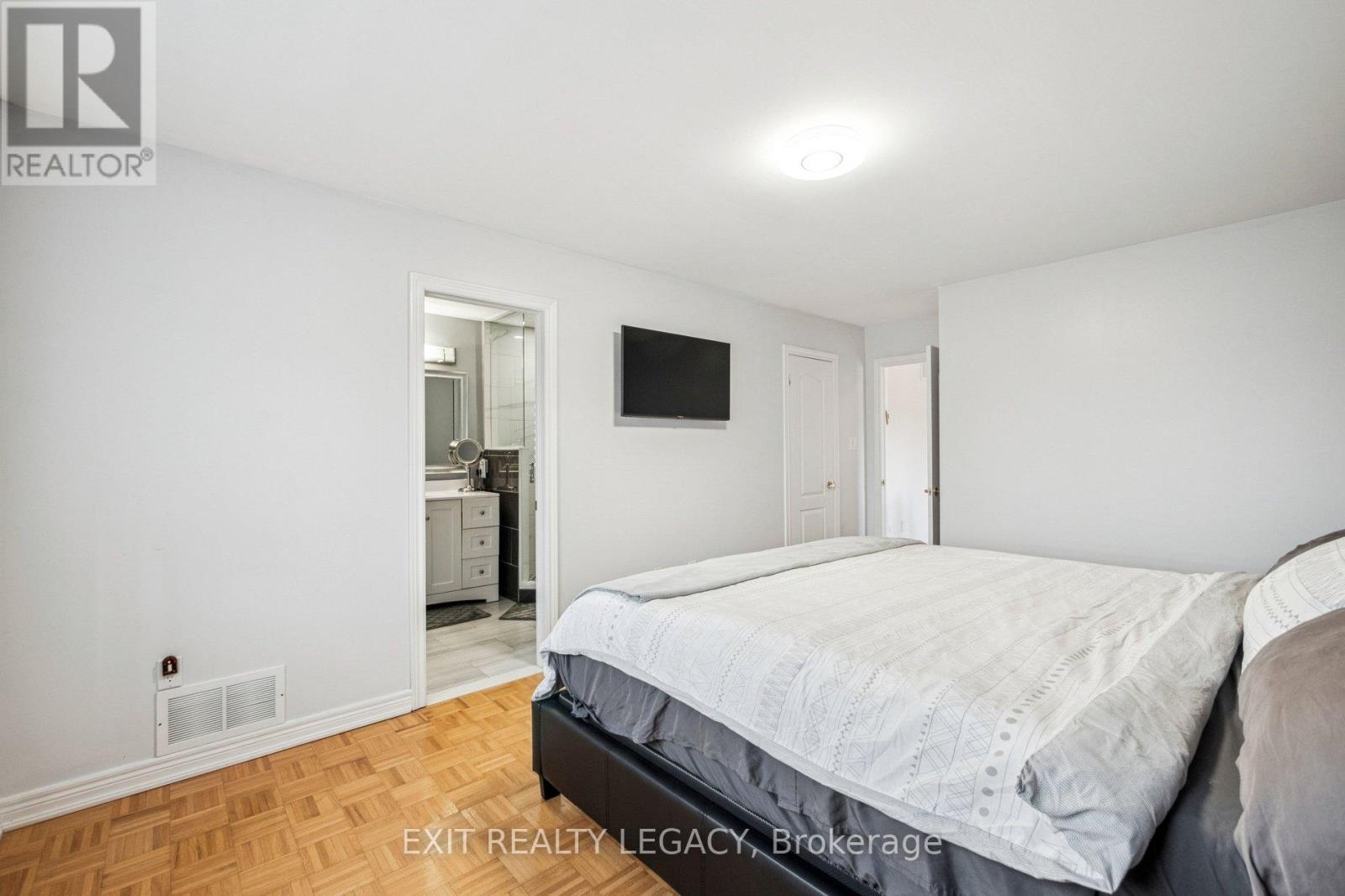 49 Loire Valley Avenue, Vaughan, Ontario  L4J 8V8 - Photo 19 - N12719968