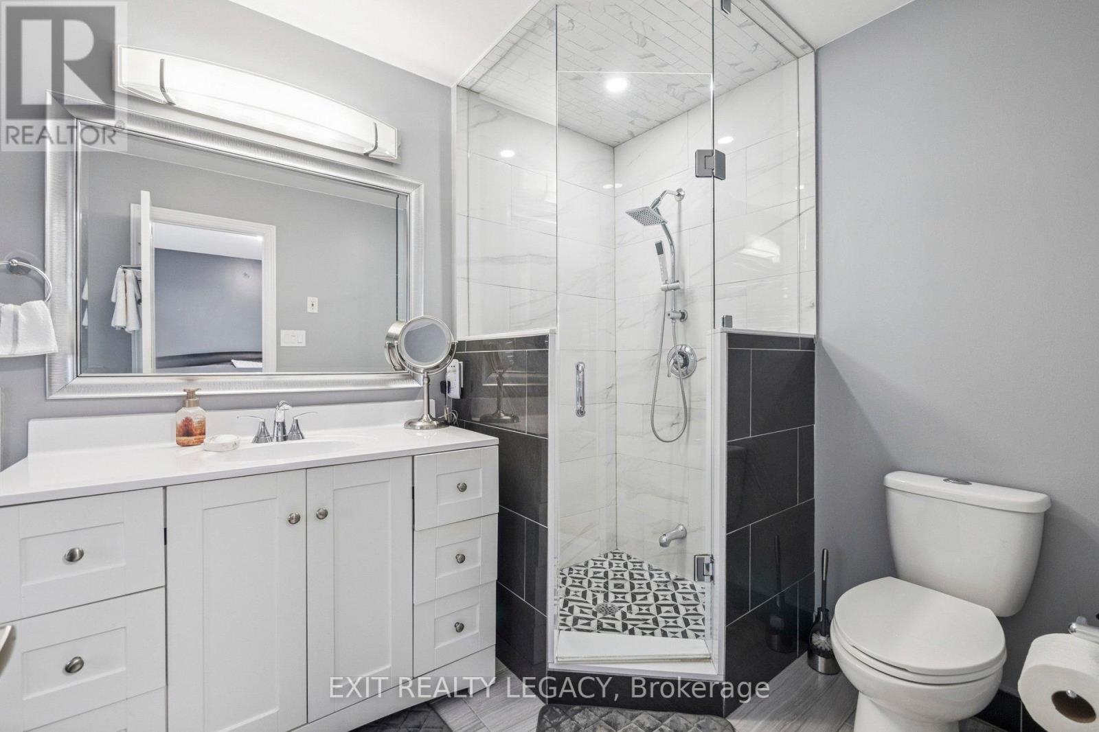 49 Loire Valley Avenue, Vaughan, Ontario  L4J 8V8 - Photo 21 - N12719968