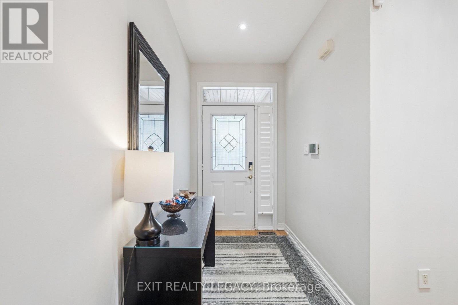 49 Loire Valley Avenue, Vaughan, Ontario  L4J 8V8 - Photo 3 - N12719968