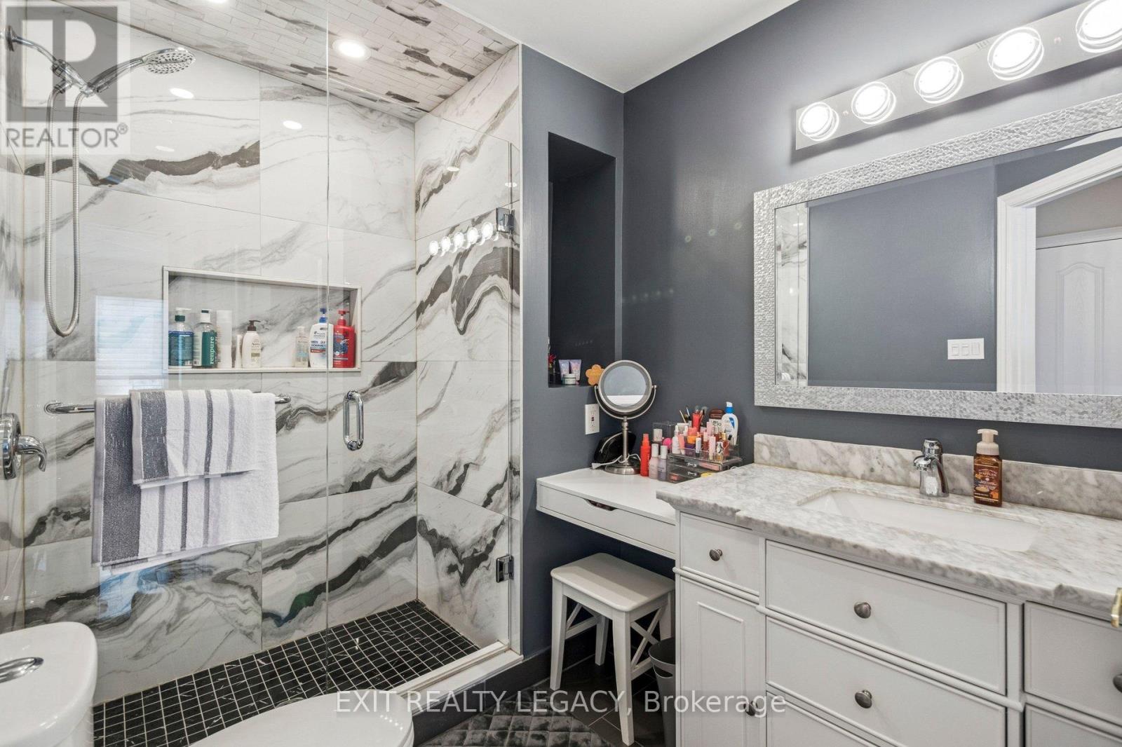 49 Loire Valley Avenue, Vaughan, Ontario  L4J 8V8 - Photo 30 - N12719968