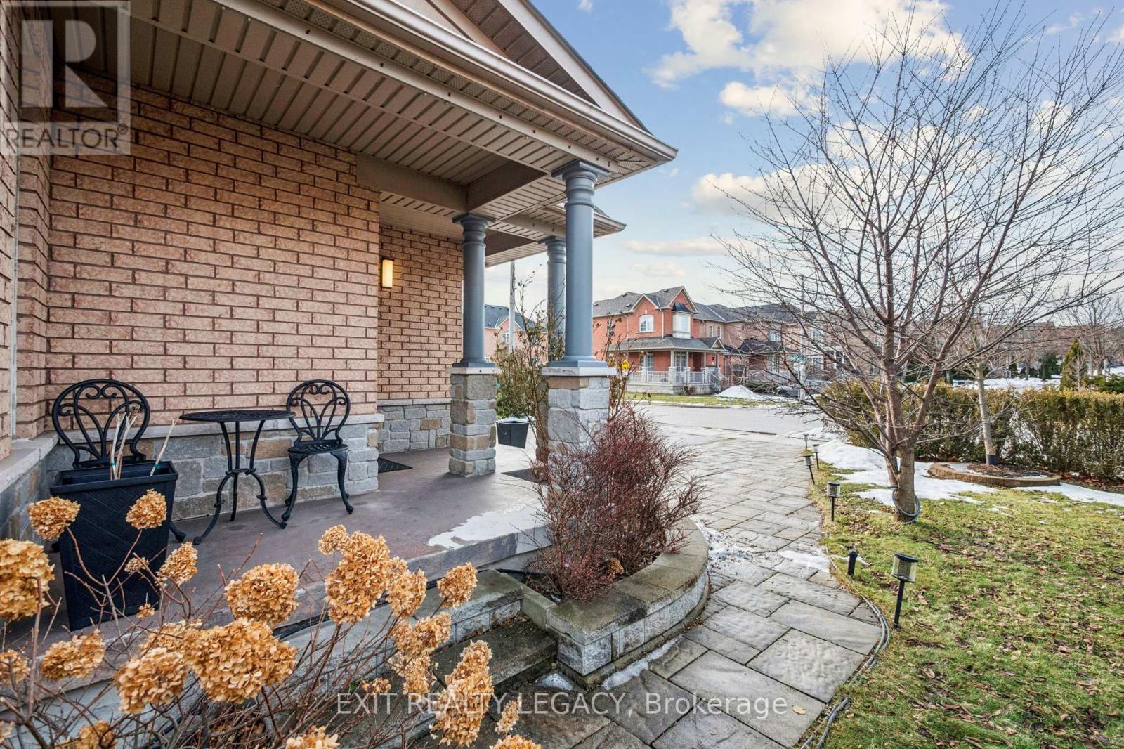 49 Loire Valley Avenue, Vaughan, Ontario  L4J 8V8 - Photo 39 - N12719968