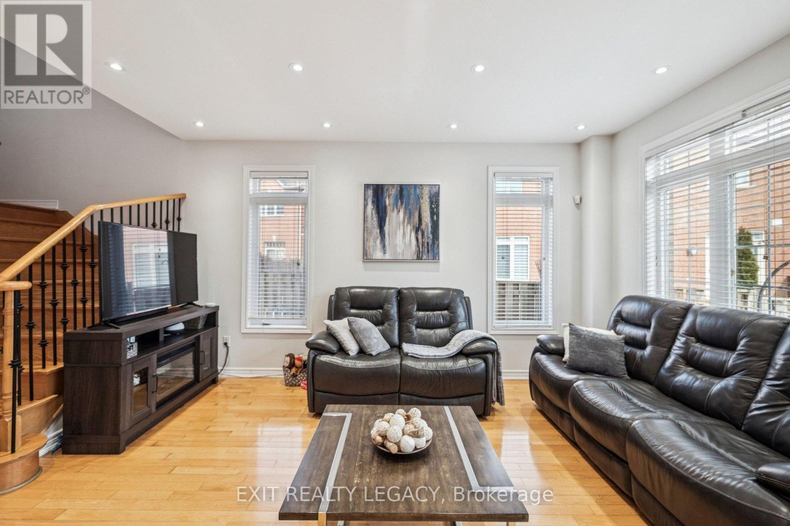 49 Loire Valley Avenue, Vaughan, Ontario  L4J 8V8 - Photo 8 - N12719968