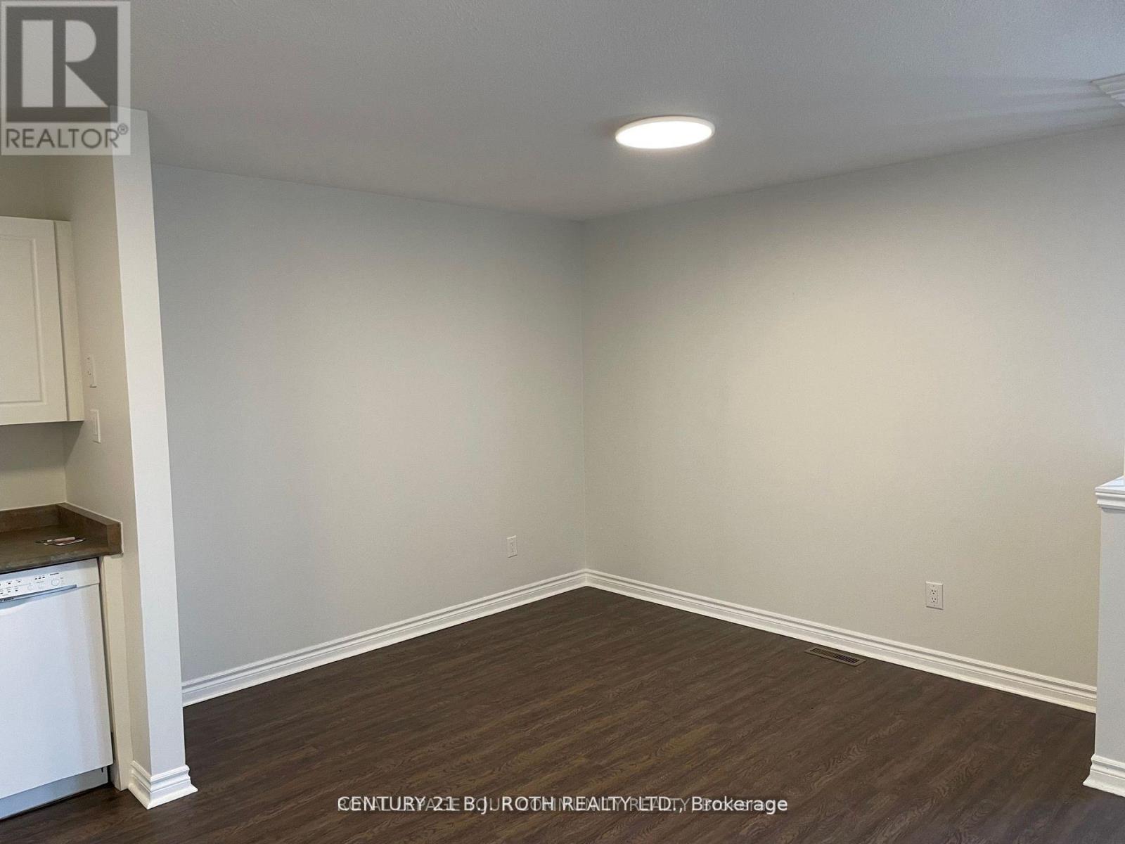 Main Level - 48 Cassandra Drive, Barrie, Ontario  L4M 6Z3 - Photo 7 - S12720008