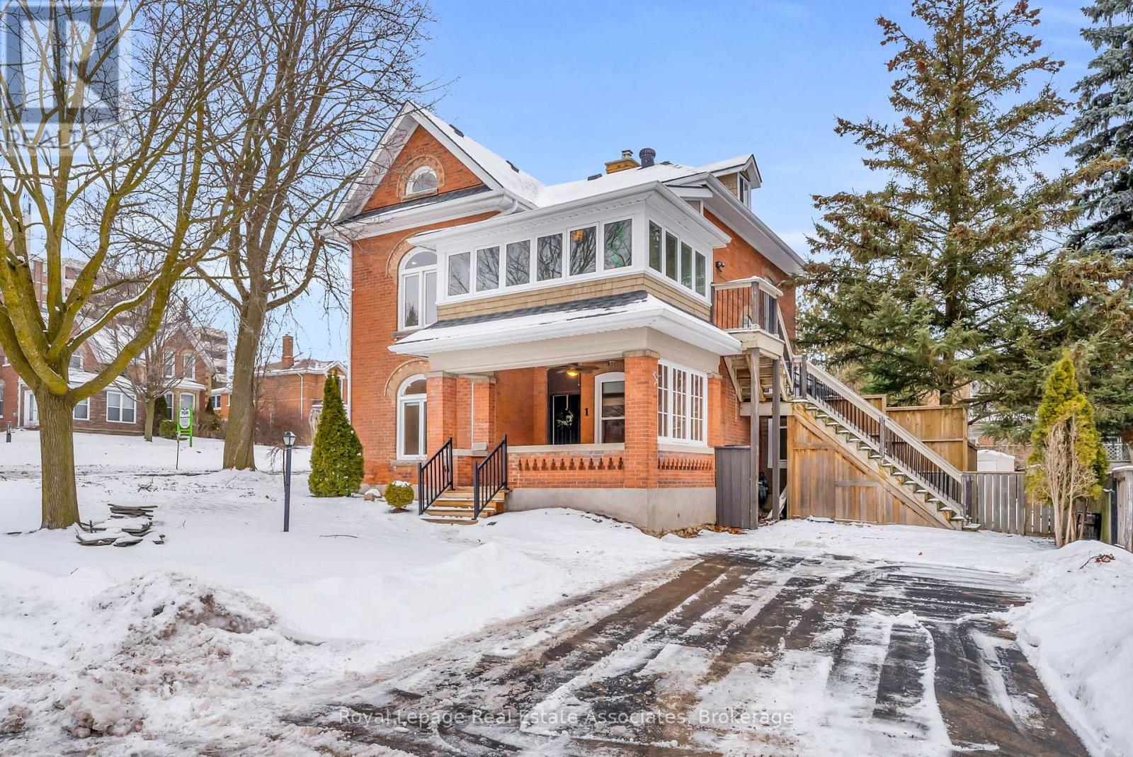 1 Third Avenue, Orangeville, Ontario  L9W 1G8 - Photo 2 - W12719938