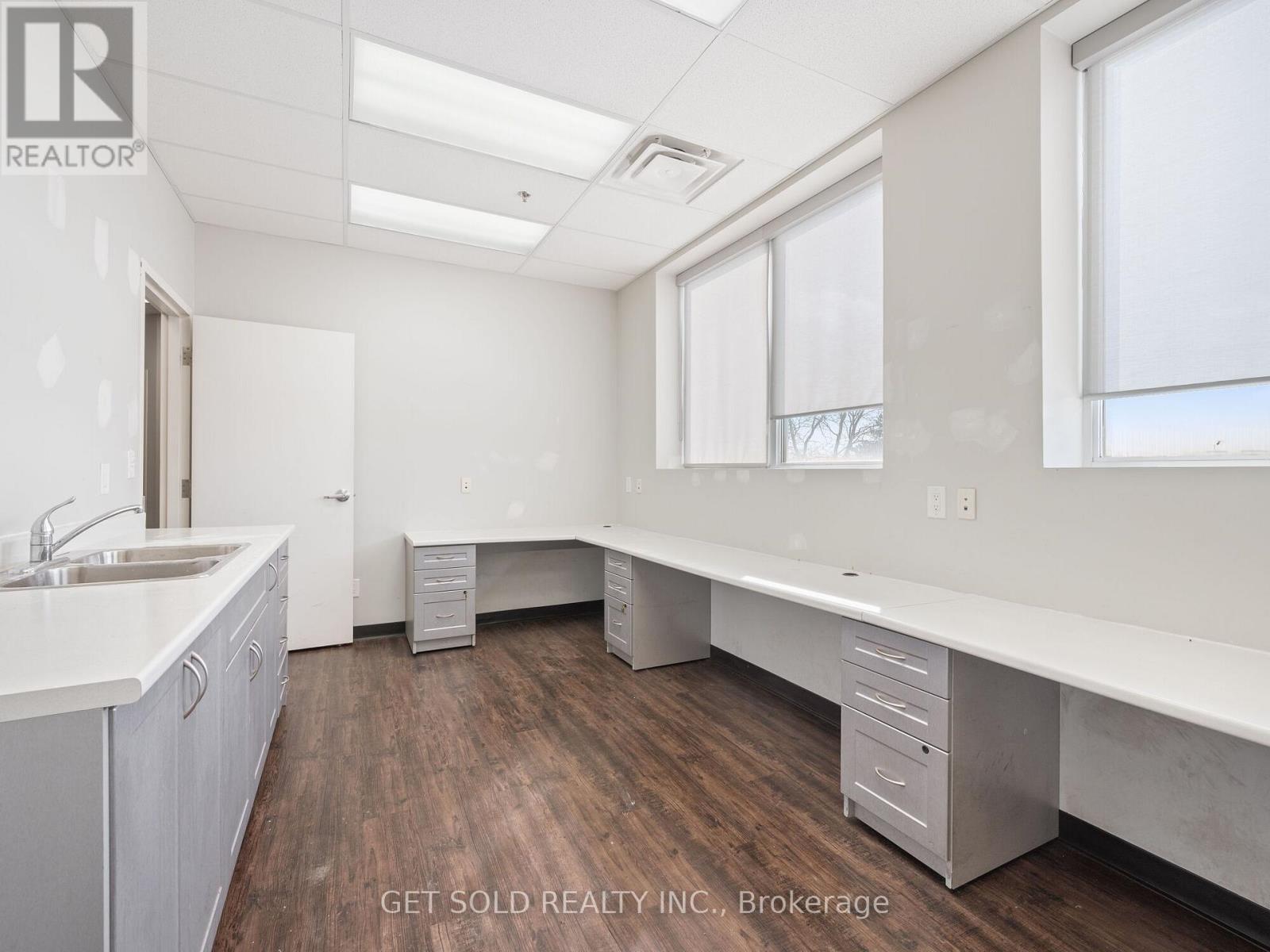 650 Fenmar Drive, Toronto, Ontario  M9L 1R7 - Photo 12 - W12719976