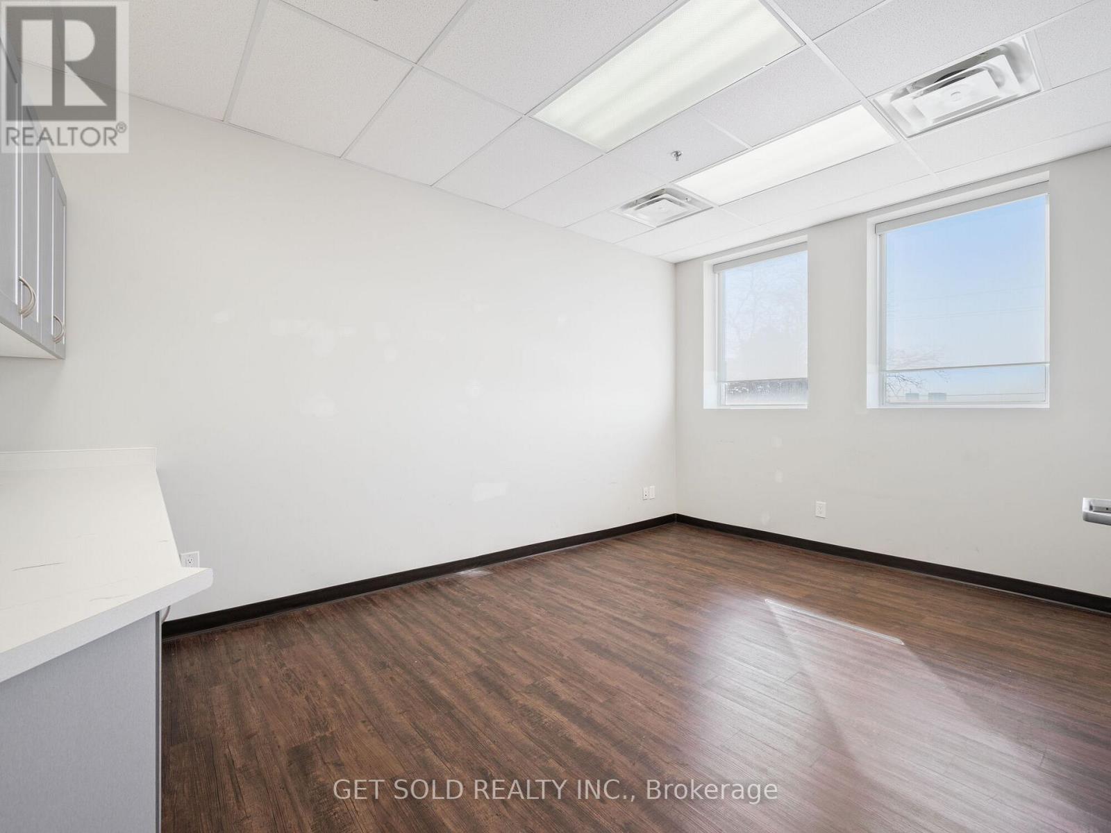 650 Fenmar Drive, Toronto, Ontario  M9L 1R7 - Photo 14 - W12719976