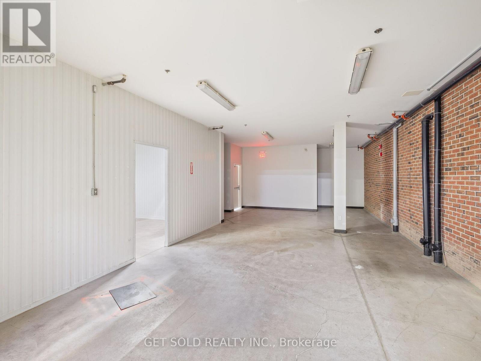 650 Fenmar Drive, Toronto, Ontario  M9L 1R7 - Photo 19 - W12719976