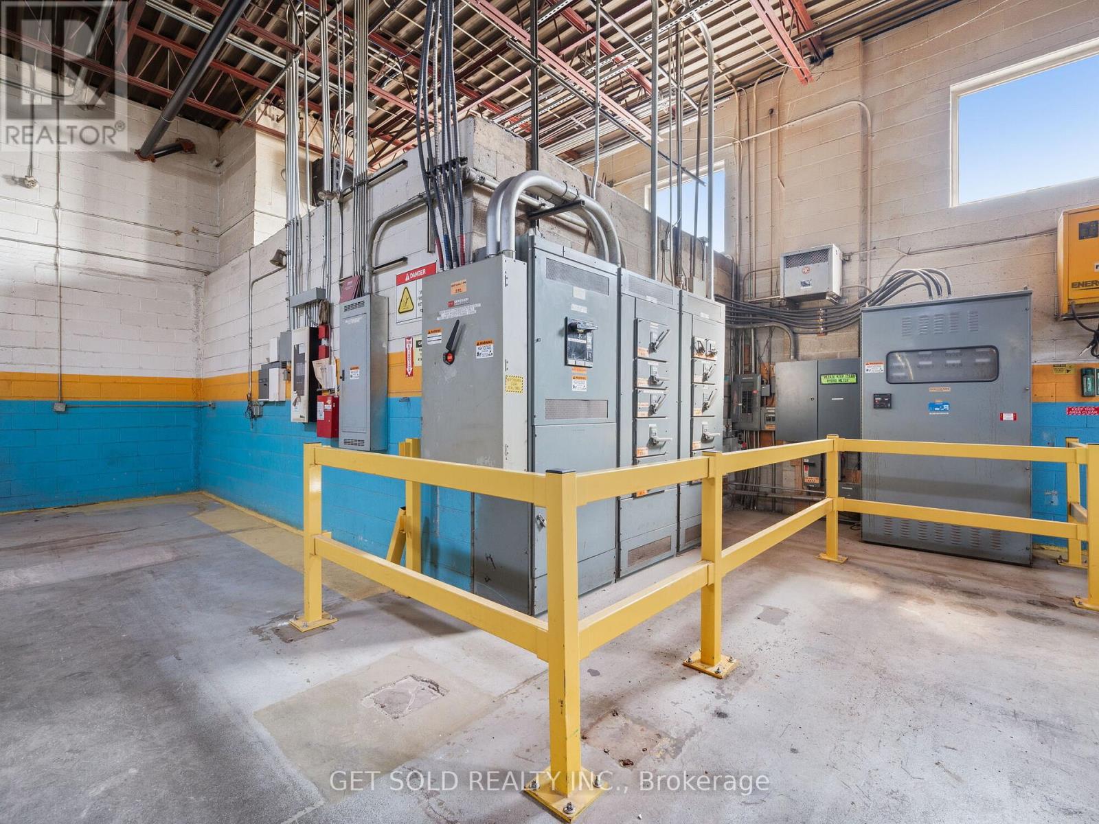 650 Fenmar Drive, Toronto, Ontario  M9L 1R7 - Photo 32 - W12719976