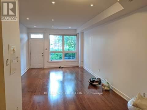 24 - 17 POWERHOUSE STREET, Toronto, Ontario