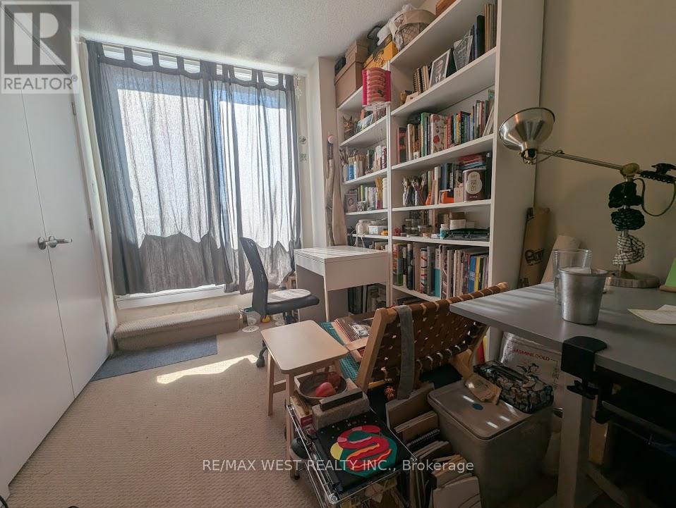 24 - 17 Powerhouse Street, Toronto, Ontario  M6H 0C5 - Photo 21 - W12720010