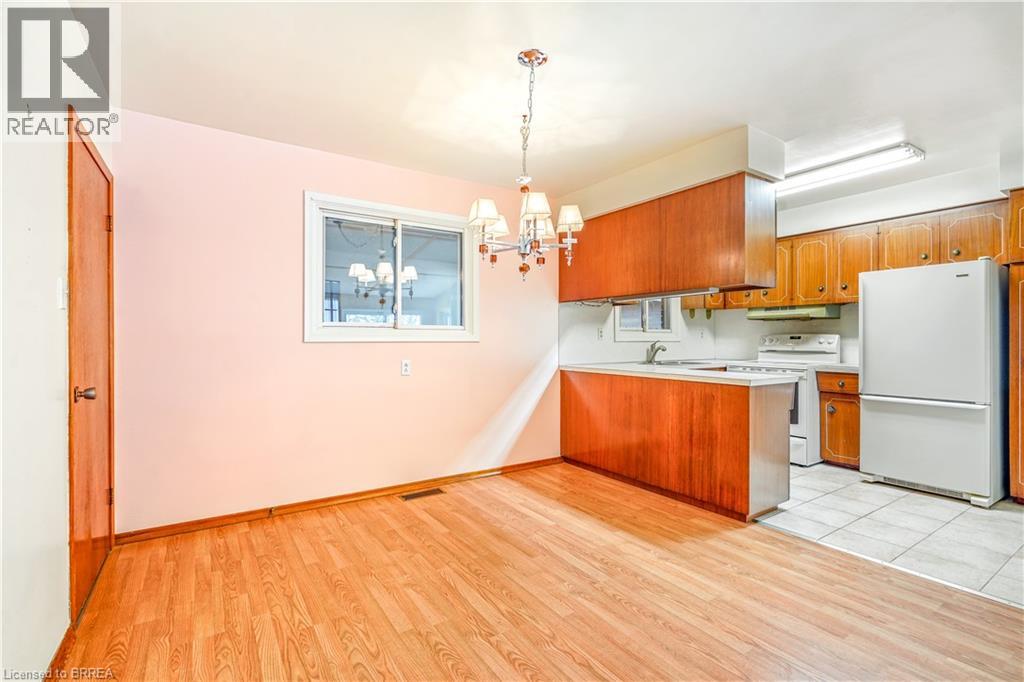 8 Stockdale Drive, Brantford, Ontario  N3R 2R5 - Photo 11 - 40799441