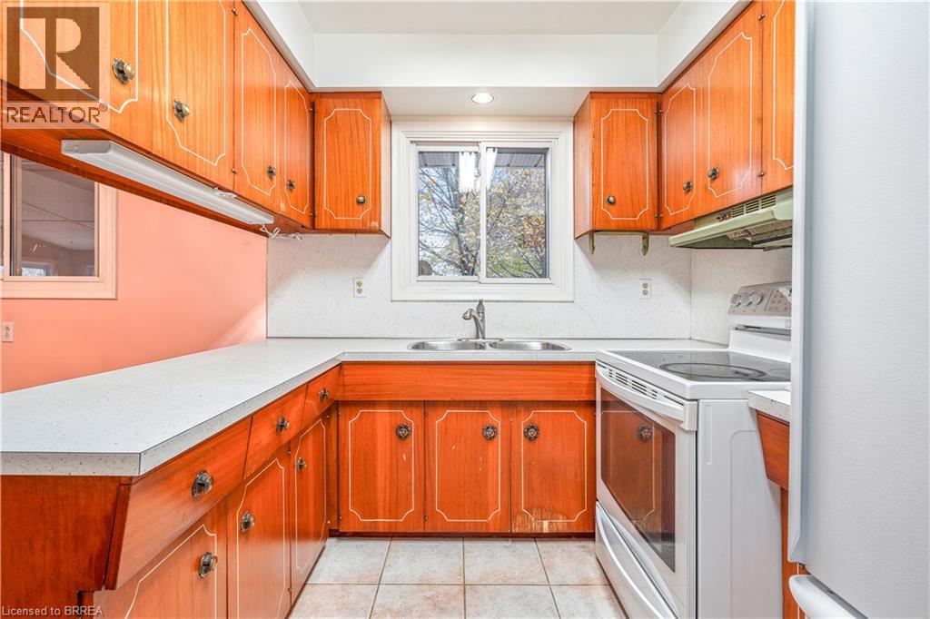 8 Stockdale Drive, Brantford, Ontario  N3R 2R5 - Photo 15 - 40799441