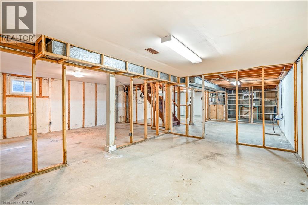 8 Stockdale Drive, Brantford, Ontario  N3R 2R5 - Photo 30 - 40799441