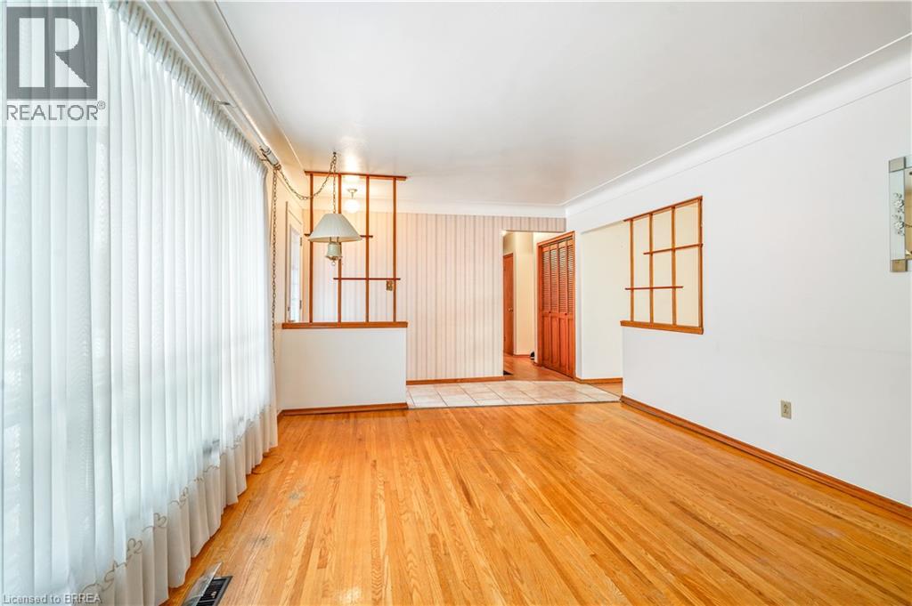 8 Stockdale Drive, Brantford, Ontario  N3R 2R5 - Photo 9 - 40799441