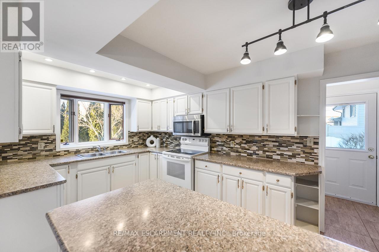 7 Old Oxford Road, St. Catharines, Ontario  L2M 2J7 - Photo 14 - X12719978