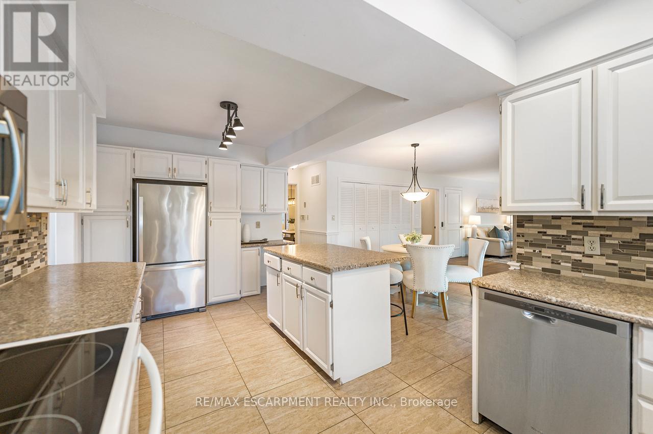 7 Old Oxford Road, St. Catharines, Ontario  L2M 2J7 - Photo 16 - X12719978