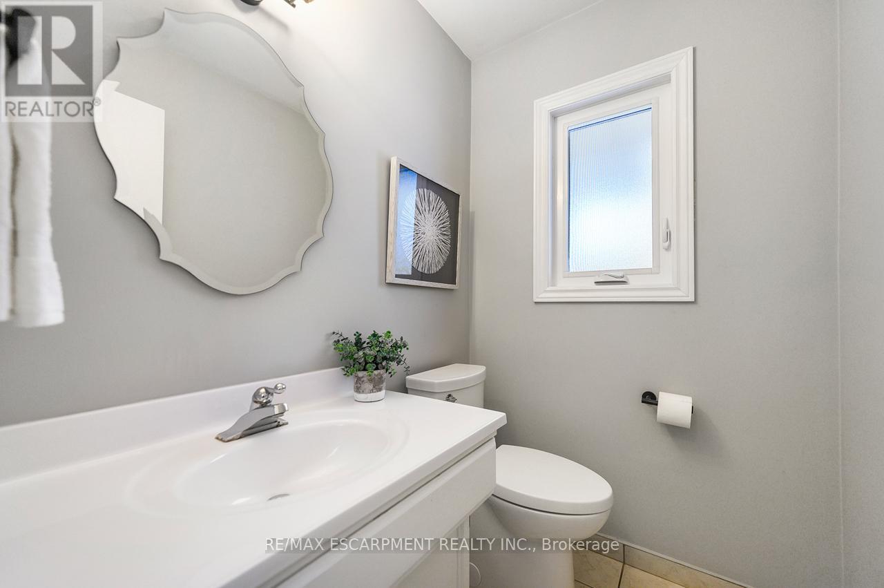 7 Old Oxford Road, St. Catharines, Ontario  L2M 2J7 - Photo 19 - X12719978