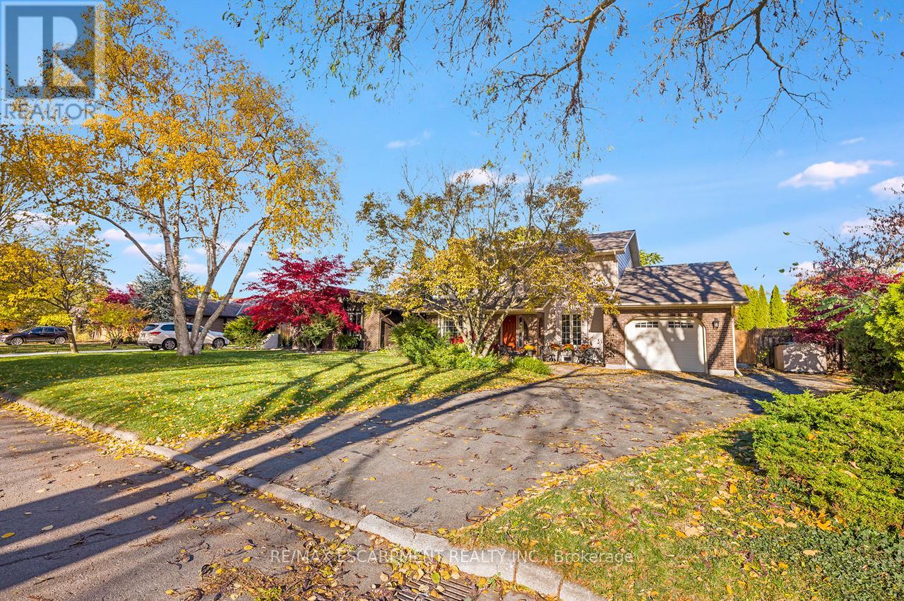 7 Old Oxford Road, St. Catharines, Ontario  L2M 2J7 - Photo 2 - X12719978