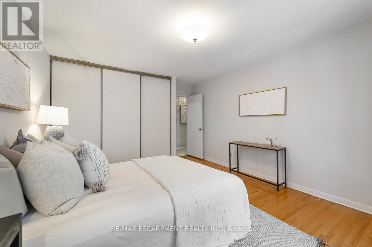 7 Old Oxford Road, St. Catharines, Ontario  L2M 2J7 - Photo 25 - X12719978