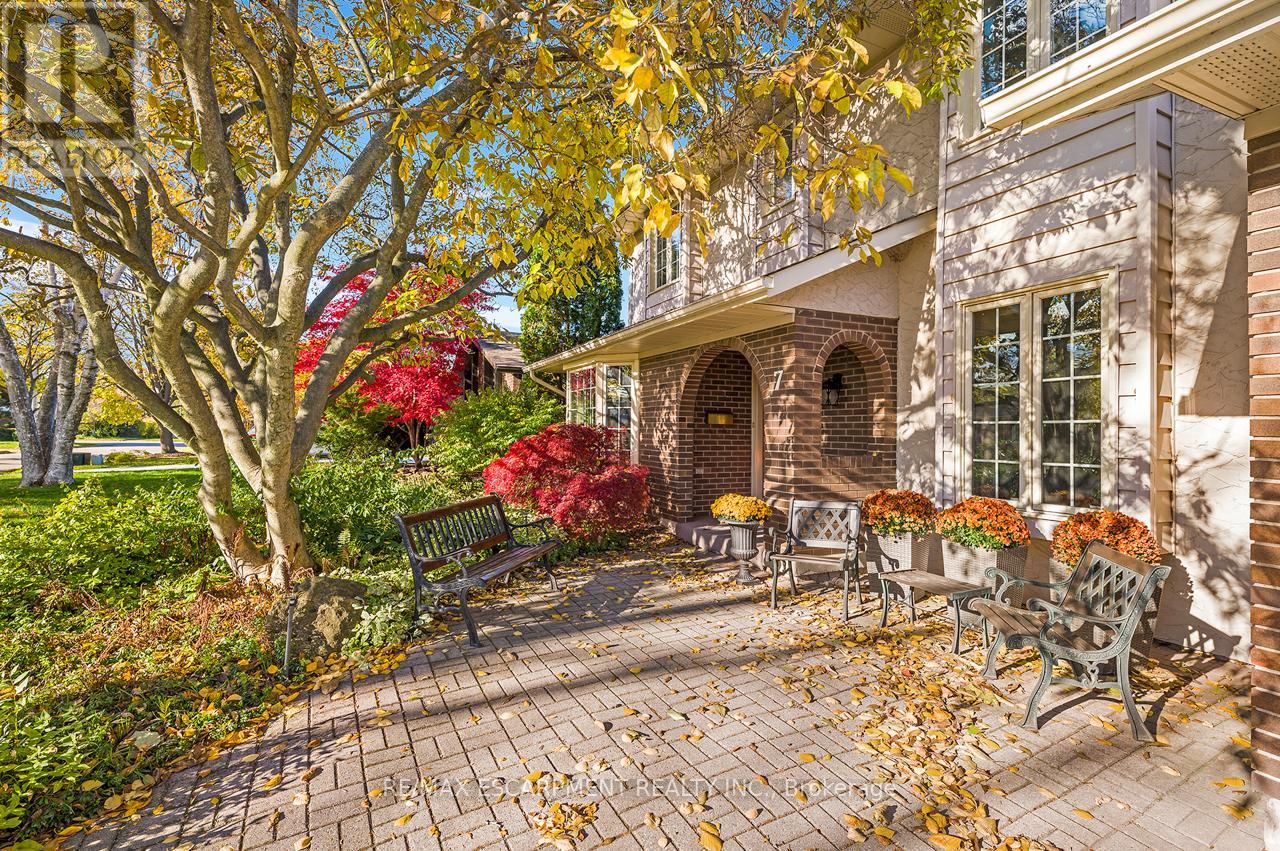 7 Old Oxford Road, St. Catharines, Ontario  L2M 2J7 - Photo 4 - X12719978