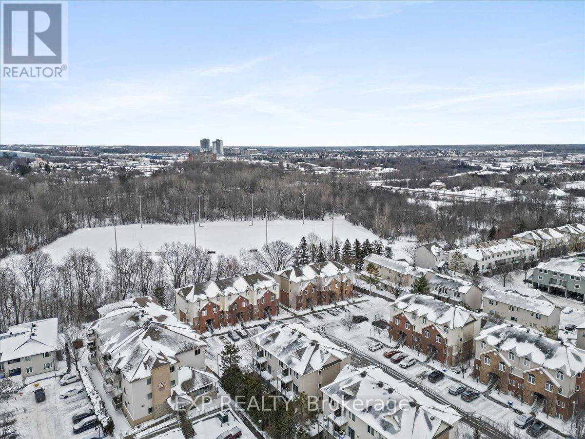 69 Steele Park Private, Ottawa, Ontario  K1J 0J2 - Photo 16 - X12537834