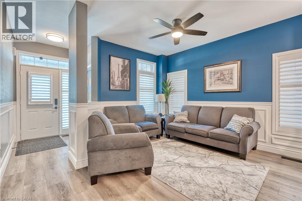 10 Lockport Way, Stoney Creek, Ontario  L8E 0B1 - Photo 4 - 40799606