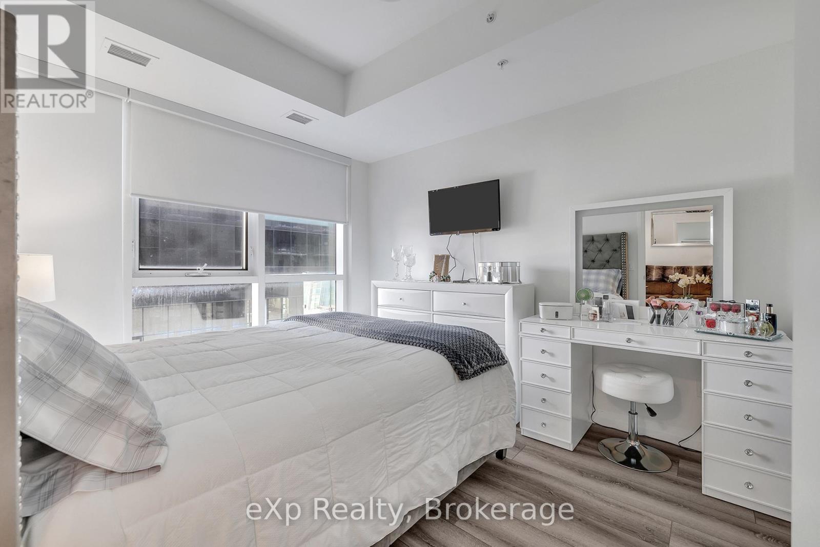 201 - 108 Garment Street, Kitchener, Ontario N2G 0E2 - Photo 12 - X12720114