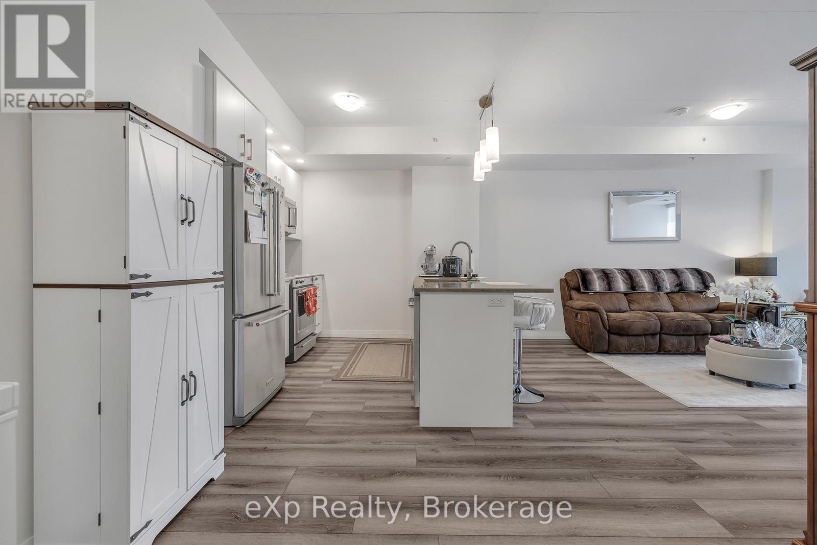 201 - 108 Garment Street, Kitchener, Ontario N2G 0E2 - Photo 6 - X12720114