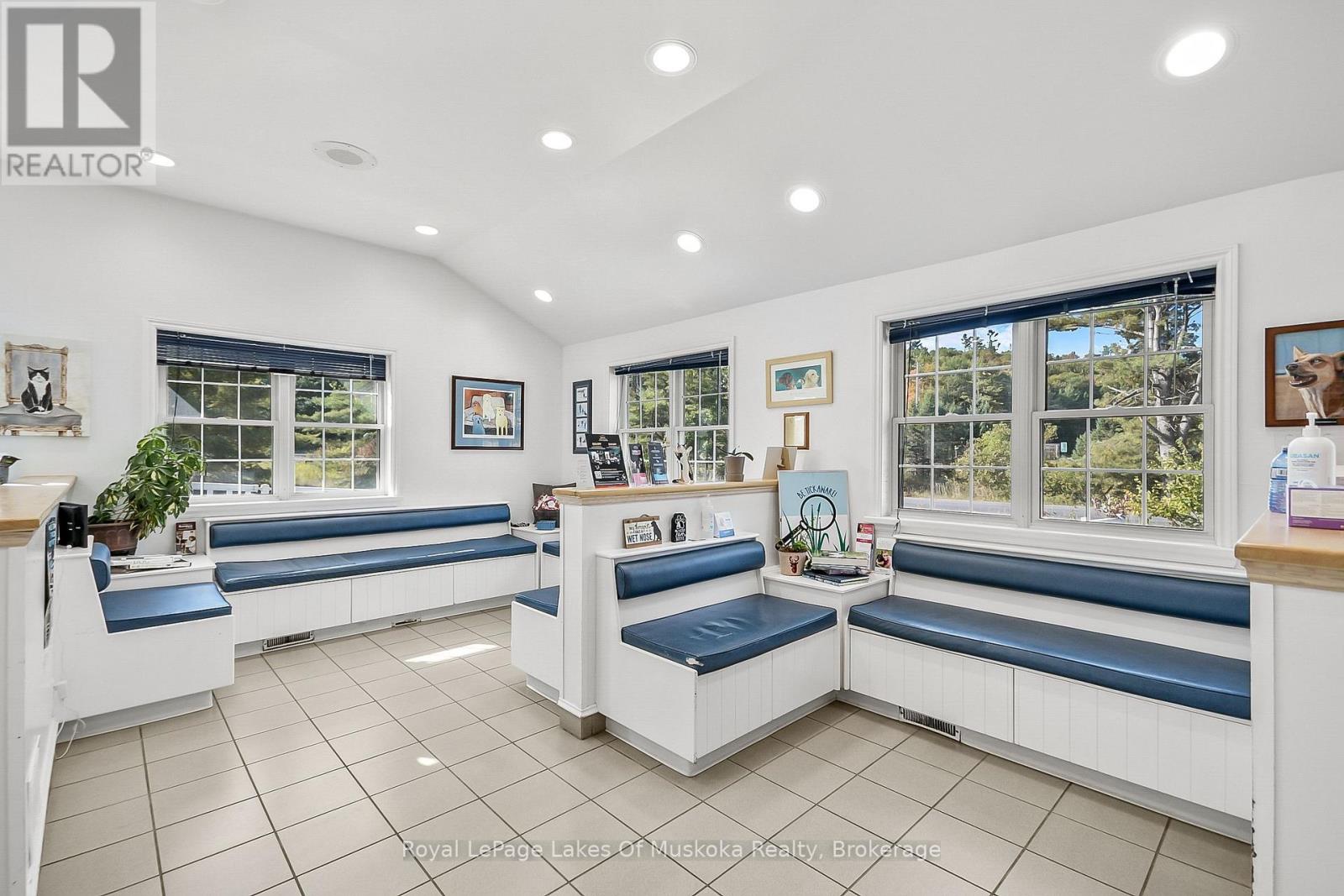 1008 South Monck Drive, Bracebridge, Ontario P1L 1W8 - Photo 10 - X12720126