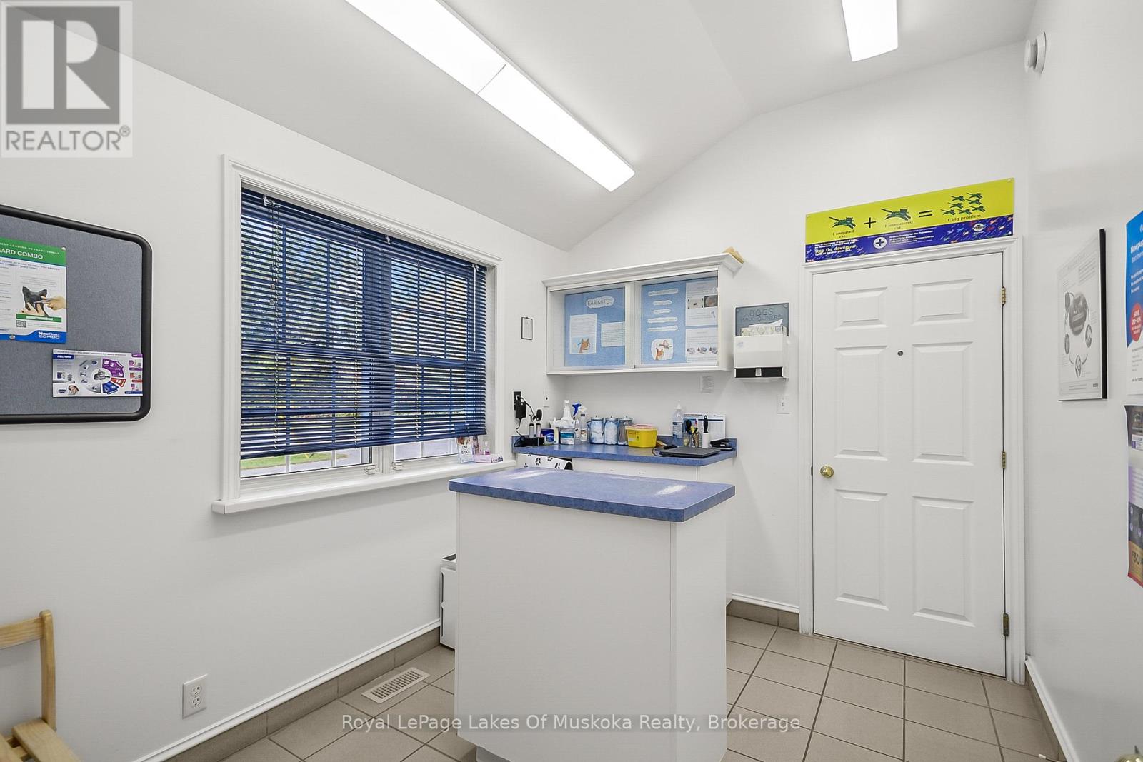 1008 South Monck Drive, Bracebridge, Ontario P1L 1W8 - Photo 15 - X12720126