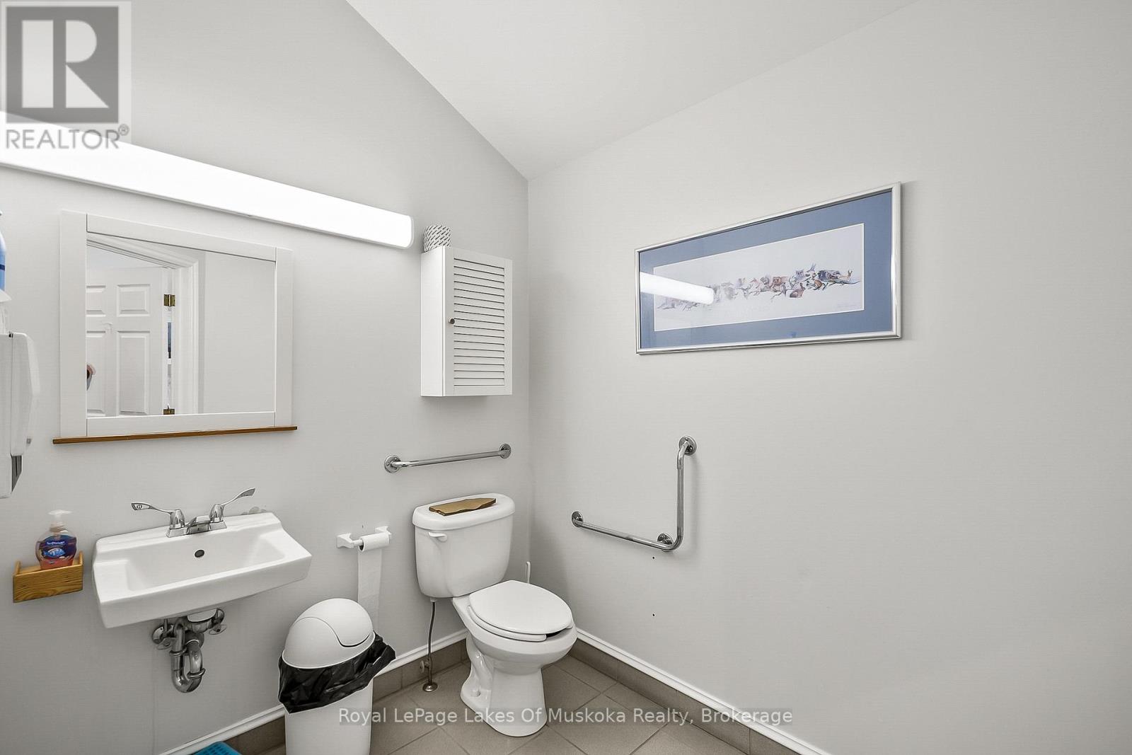 1008 South Monck Drive, Bracebridge, Ontario P1L 1W8 - Photo 19 - X12720126