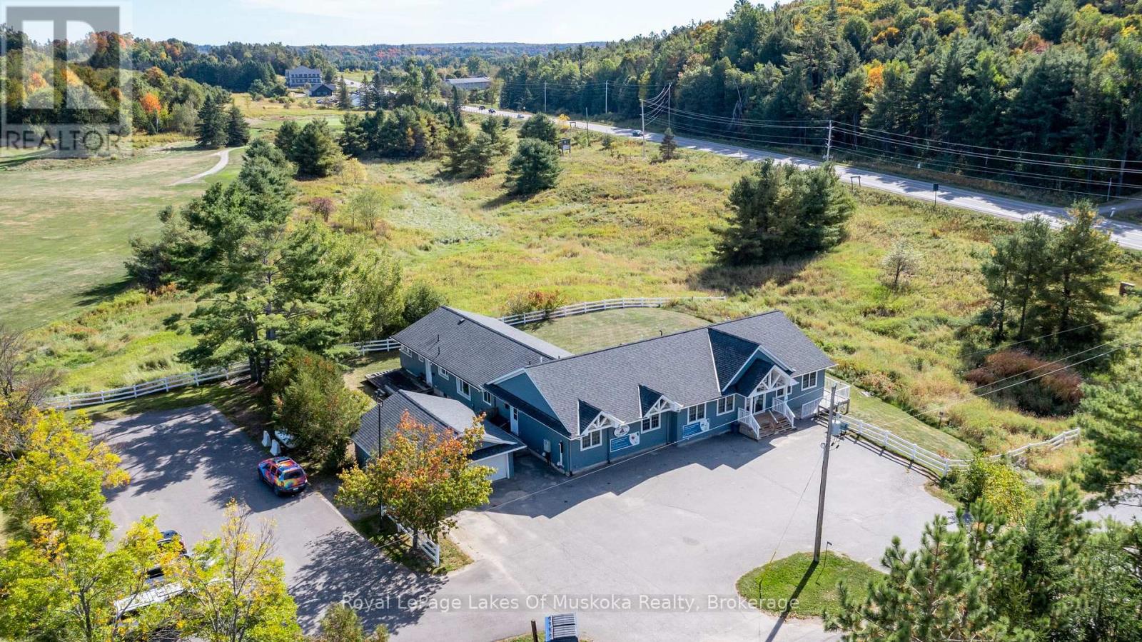 1008 South Monck Drive, Bracebridge, Ontario P1L 1W8 - Photo 2 - X12720126