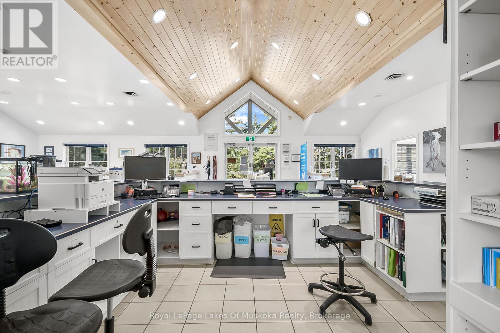 1008 South Monck Drive, Bracebridge, Ontario P1L 1W8 - Photo 9 - X12720126