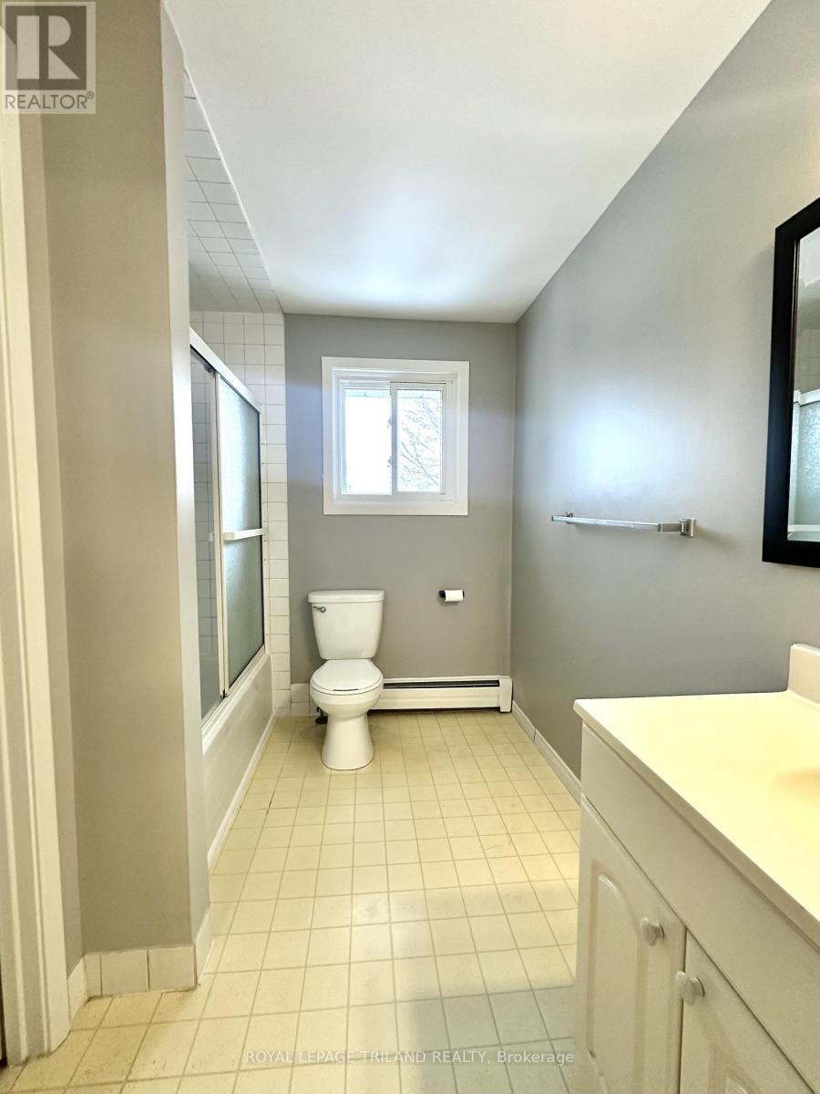 1025 Notre Dame Drive, London South, Ontario  N6J 3C3 - Photo 16 - X12720038